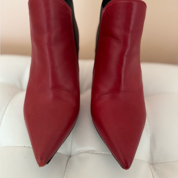 YSL Yves Saint Laurent Elegant Red Ankle Boots. Paris. Leather.
Size 6 - 6.5 - Picture 2 of 15